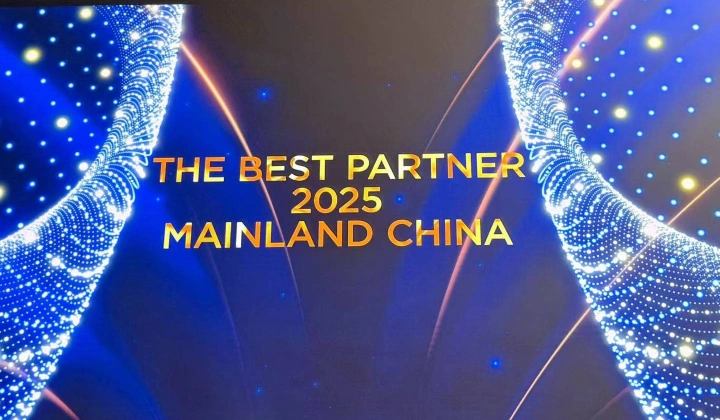 BSI Global Logistics team receiving WCA Best Partner Mainland China Award 2026